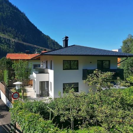 Apart Lisa Mayrhofen Buitenkant foto