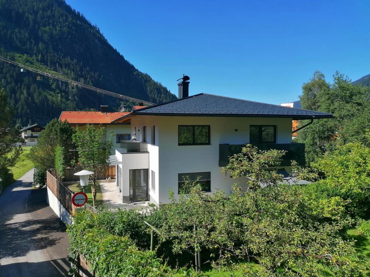 Apart Lisa Mayrhofen Buitenkant foto